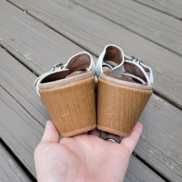 Dansko Jessie White Leather Cream Houndstooth 2 Strap Buckle Heeled Sandals 39 - Picture 6 of 9